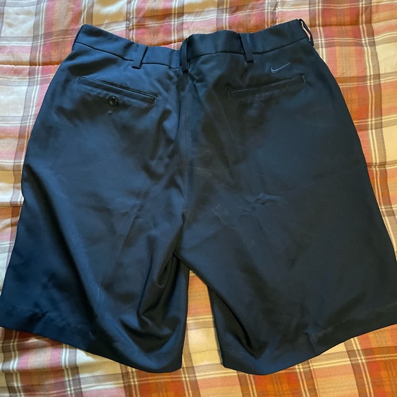 Men’s Nike Golf shorts size 34 - Picture 3 of 4